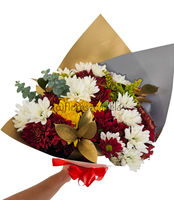 20240504_152823-EditLETRA Bouquet con flores variadas y follaje silvestre