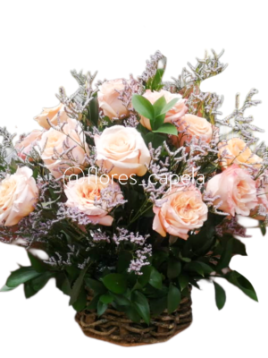 WhatsApp Image 2025-06-22 at 1.39.38 PM-2LETRA Base rústica con rosas, caspia y ruscus